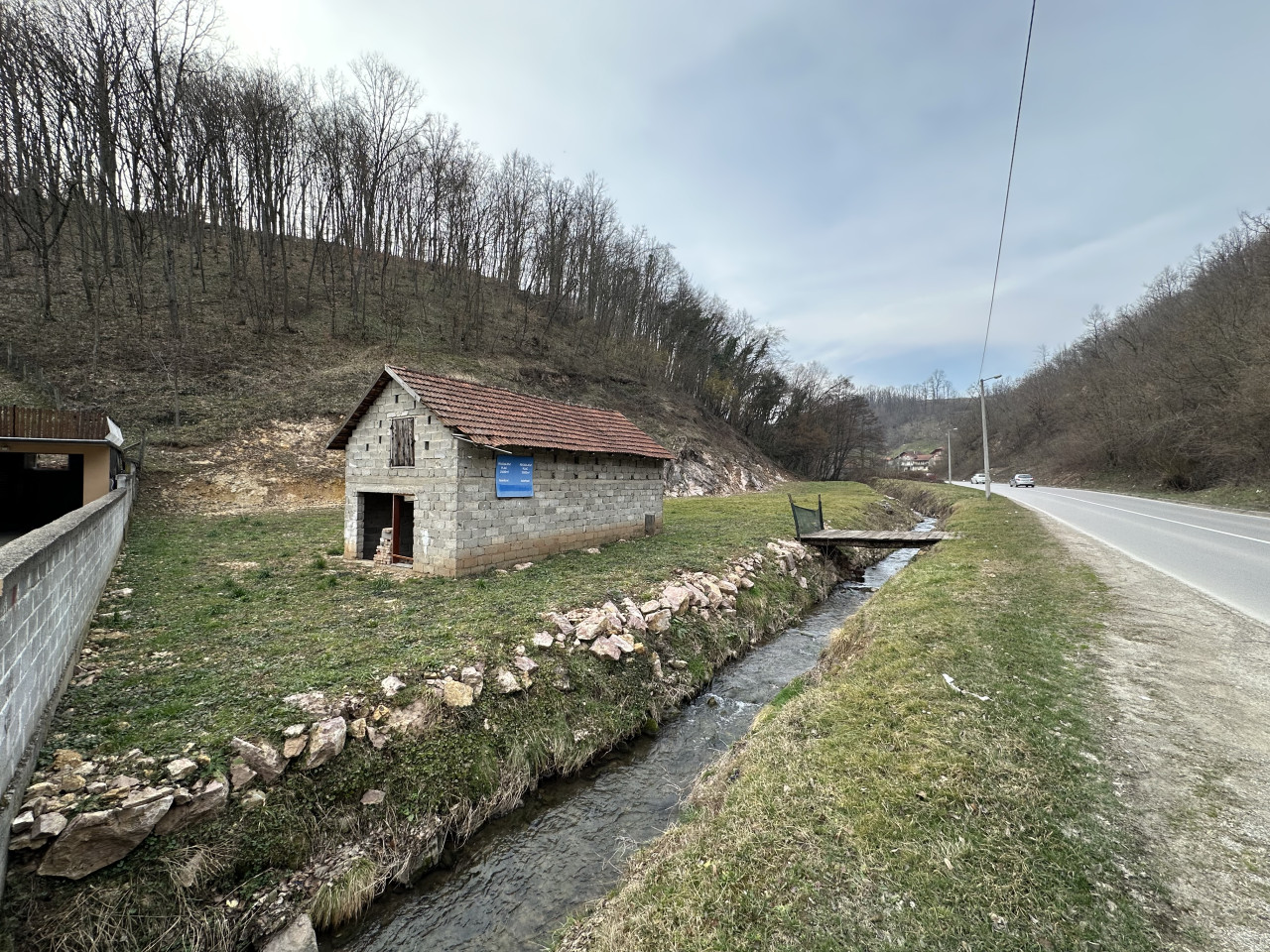 Zemljište pored magistralnog puta - 2531 m2 2