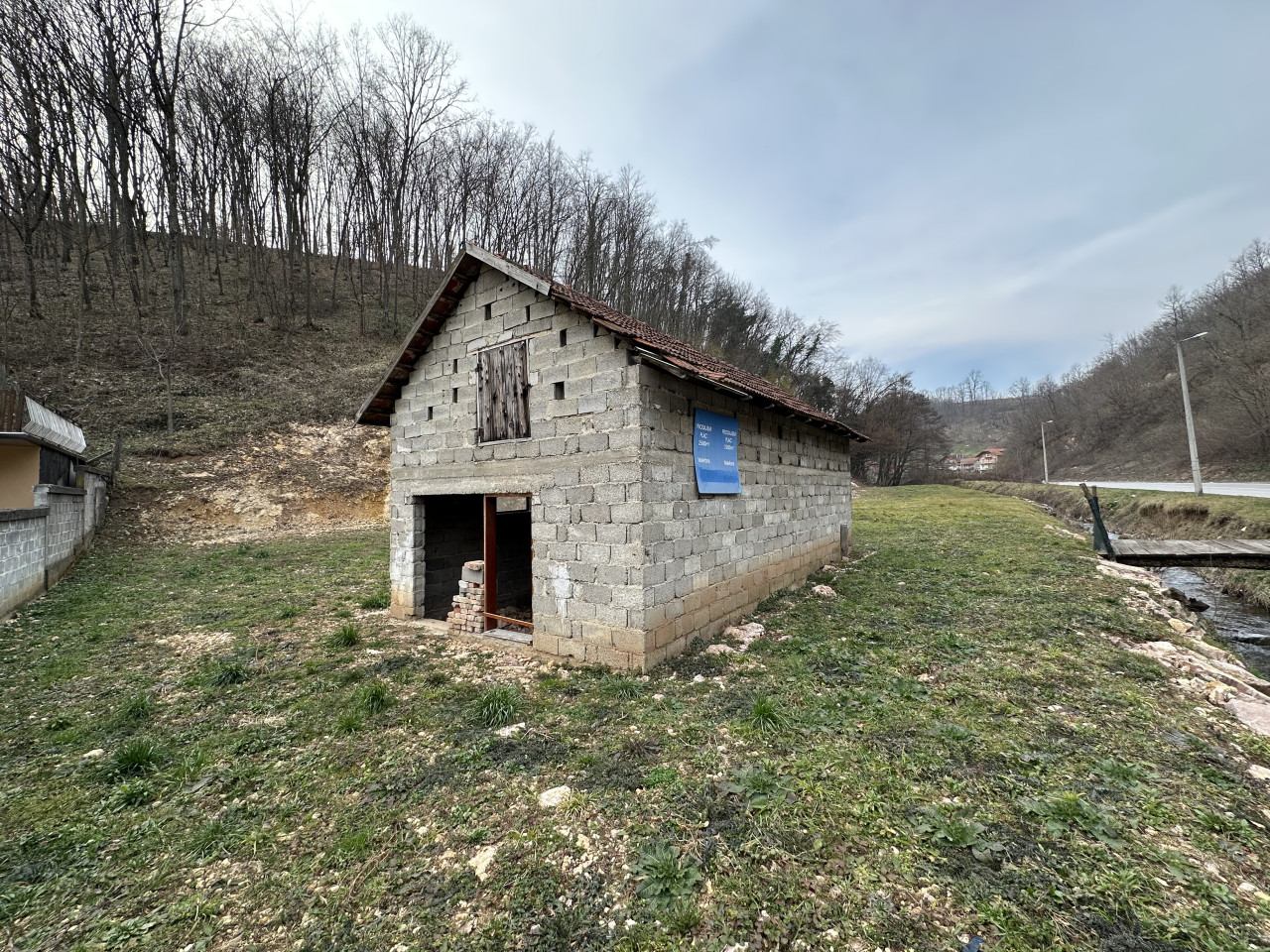 Zemljište pored magistralnog puta - 2531 m2 9