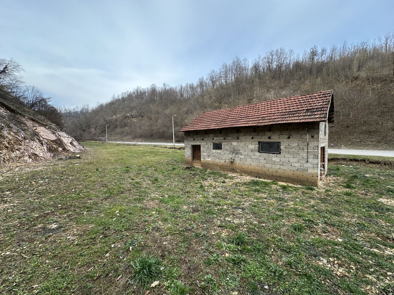 Zemljište pored magistralnog puta - 2531 m2 11