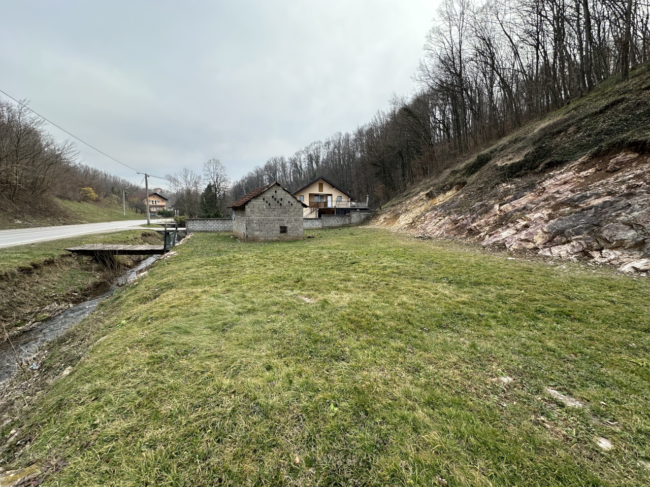 Zemljište pored magistralnog puta - 2531 m2 18