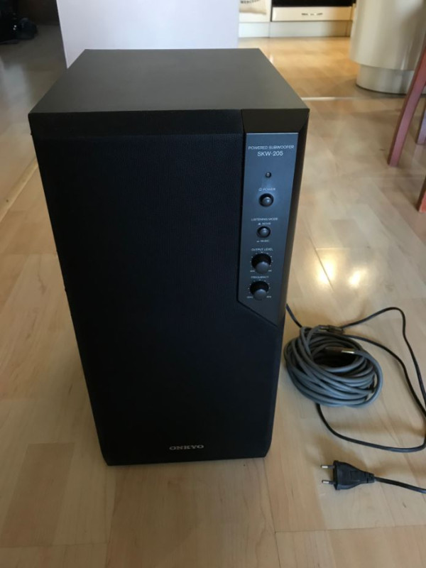 Subwoofer Onkyo SKW-205 aktivni
