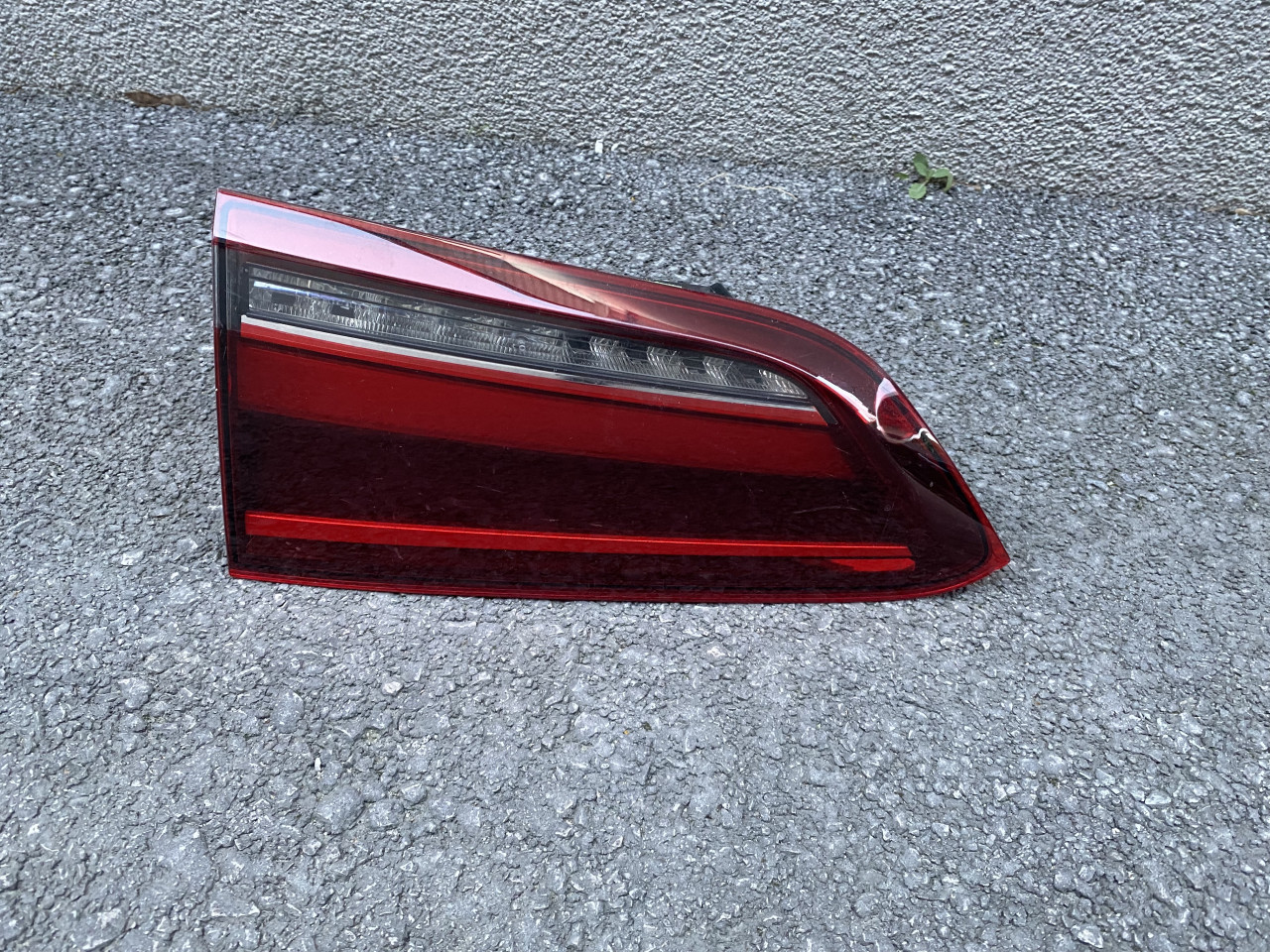 Stopka desna unutarnja H8747771805 f48 bmw x1