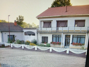 KUĆA SA POSLOVNIM PROSTOROM KOMPLET DOMAĆINSTVO
