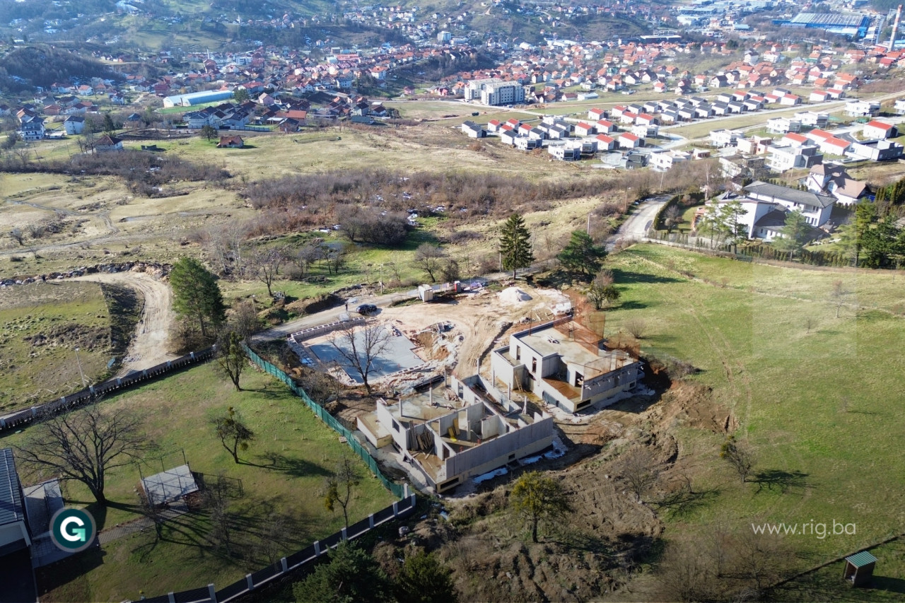 ZEMLJIŠNE PARCELE SA PROJEKTOM/ Poljine / PRODAJA 3