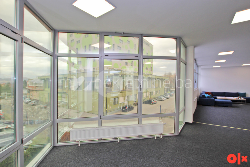 m2: Stup / Poslovni prostor 150m2 / 1. sprat / parking 9