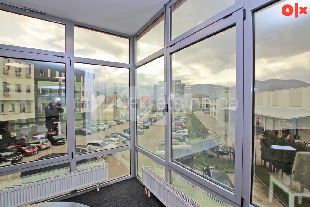 m2: Stup / Poslovni prostor 150m2 / 1. sprat / parking 10