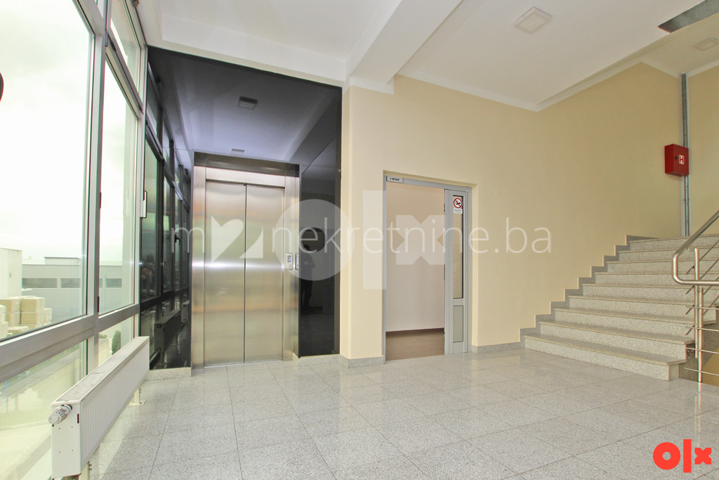 m2: Stup / Poslovni prostor 150m2 / 1. sprat / parking 12