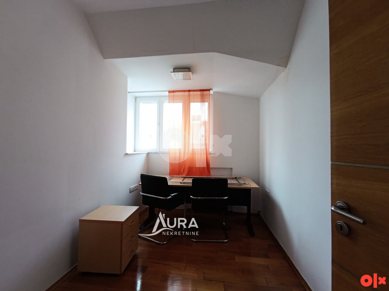 AURA/ Četverosoban stan / Centar, Titova 13