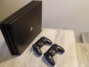 Playstation4 PRO cipovan 1000 GB 33 igrice ps4 pro