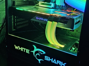 GAMING PC 5 5600X RX 5700XT 32GB RAM SSD 2TB PAŠE ZAMJENA!!!