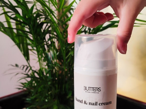 Biljna krema za ruke nokte, nokti, vitamini, ulja