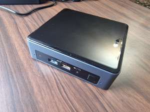 Intel NUC8BEK i5-8259U 16GB 256GB SSD（Tarox ECO 44 G4 Intel 