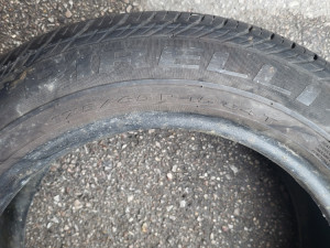 Prodajem ljetne gume Pireli 15-ke