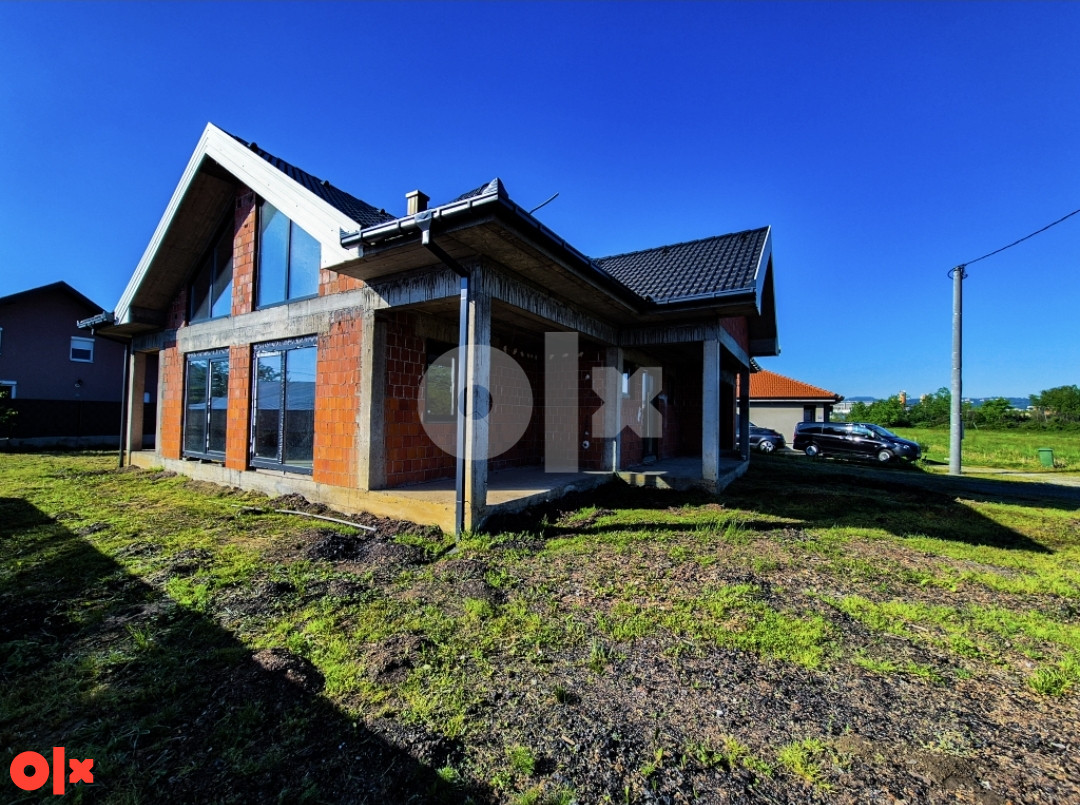 Kuća Gradacac 253m2 (Nije prizemnica)