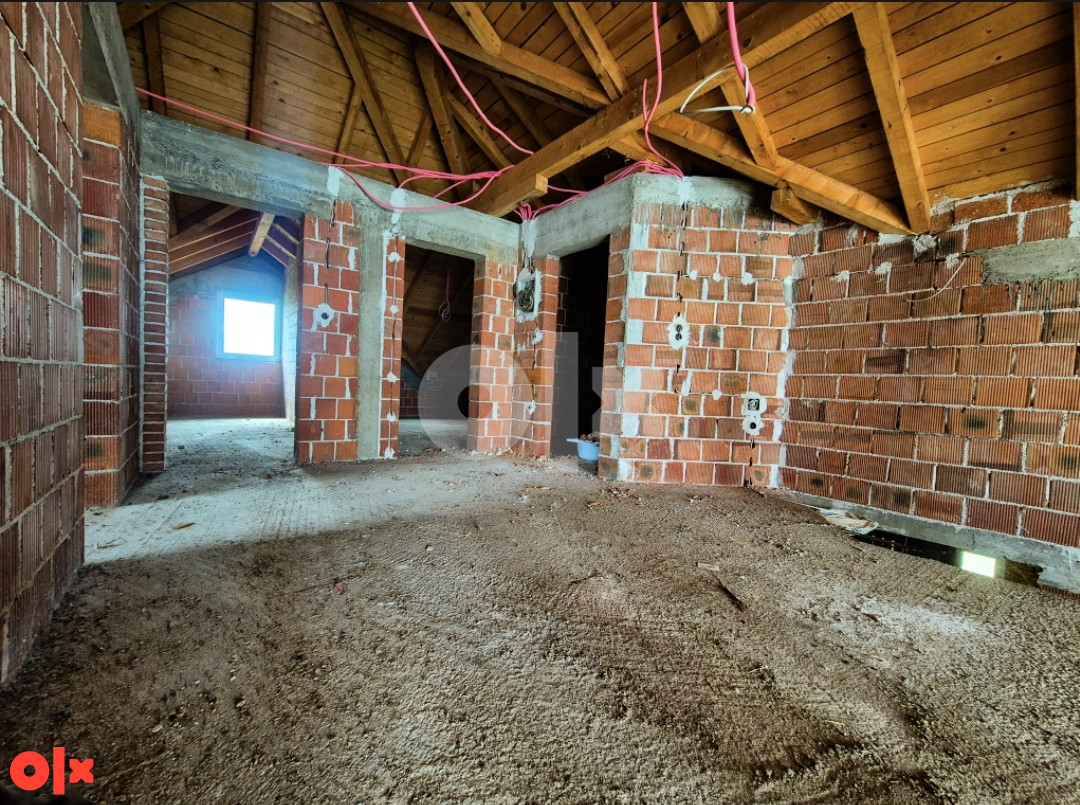 Kuća Gradacac 253m2 (Nije prizemnica) 2