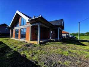 Kuća Gradacac 253m2 (Nije prizemnica)