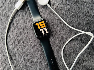 Apple Watch 5 44mm pametni sat iPhone