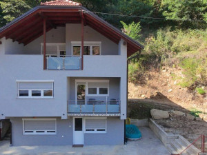 Renovirana, useljiva kuća u Šeheru- Suturlija photo 3
