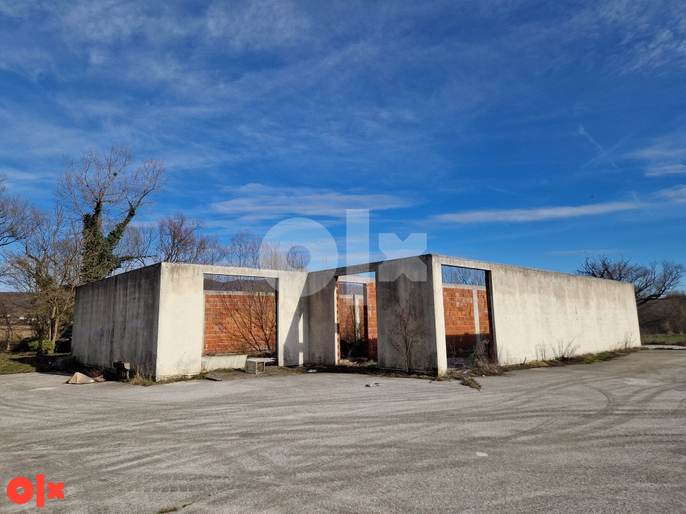 Hala 600m2, plac 2550m2, Bihać PRILIKA HITNO! 6