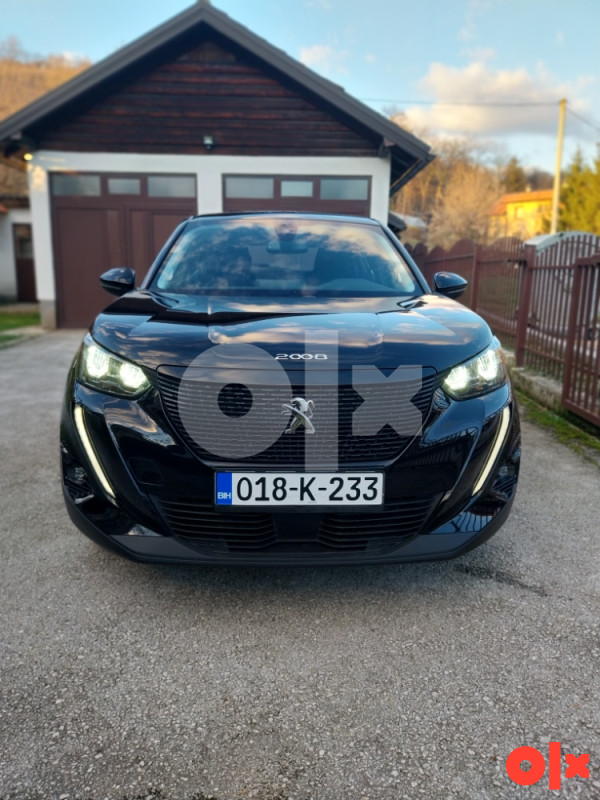 Peugeot 2008 PureTech 1.2 Turbo benzin 2021 god.