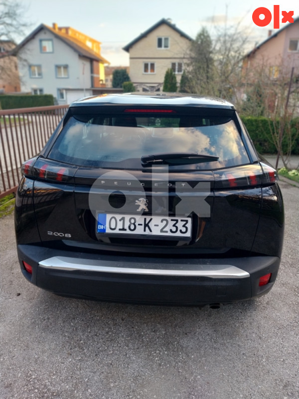 Peugeot 2008 PureTech 1.2 Turbo benzin 2021 god.