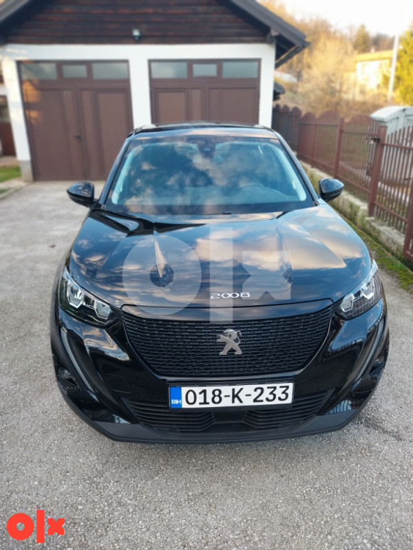 Peugeot 2008 PureTech 1.2 Turbo benzin 2021 god.