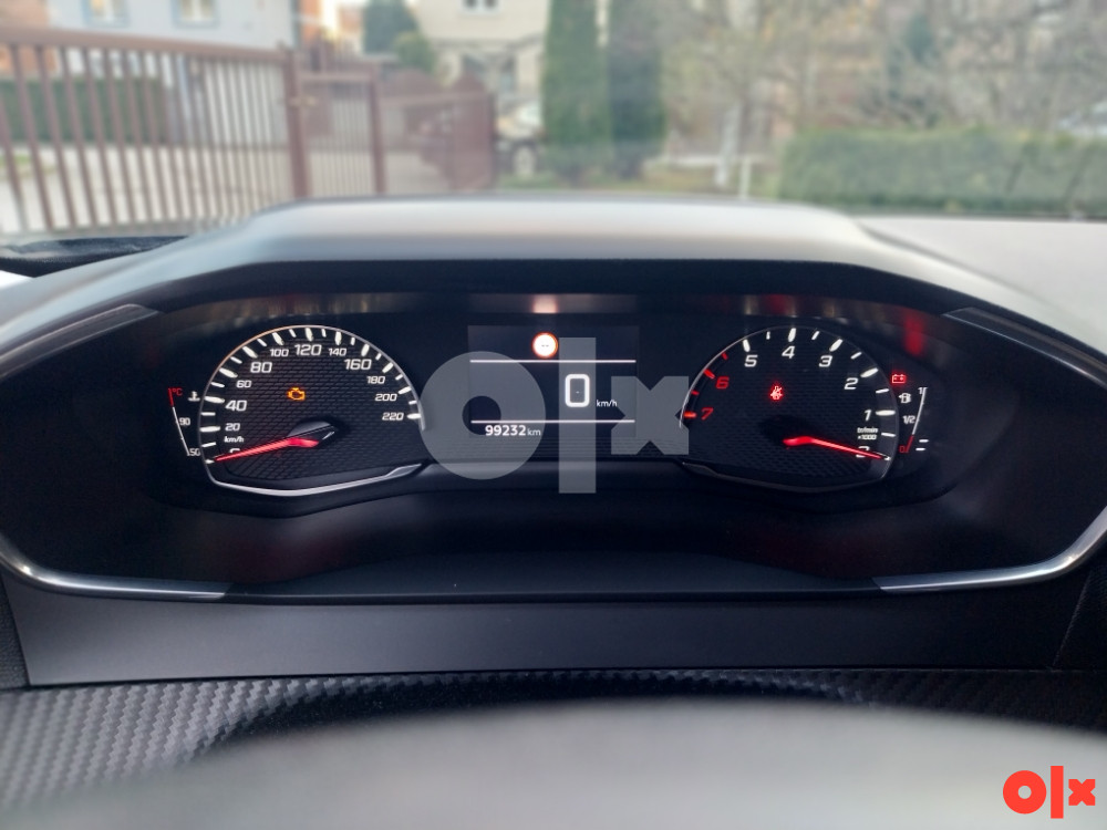 Peugeot 2008 PureTech 1.2 Turbo benzin 2021 god.