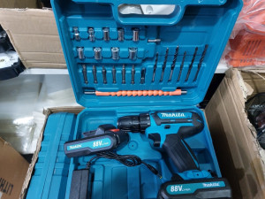 MAKITA AKU BUŠILICA 88V +2X BATERIJE + ALAT