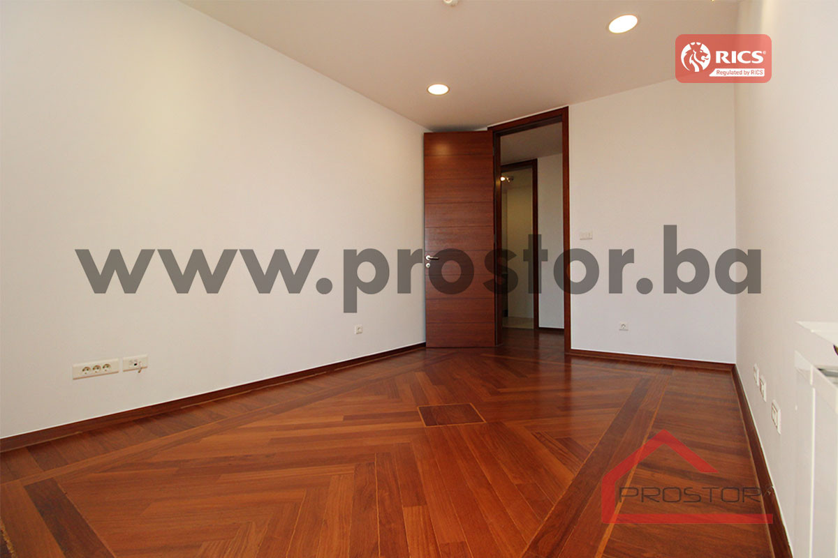 PROSTOR prodaje: Poslovni prostor, 146m2, Bosmal 7