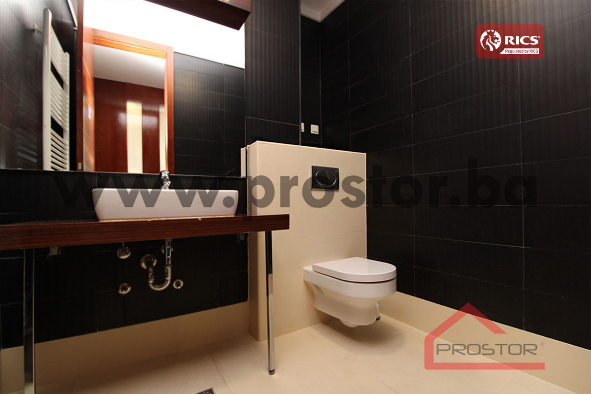 PROSTOR prodaje: Poslovni prostor, 146m2, Bosmal 18