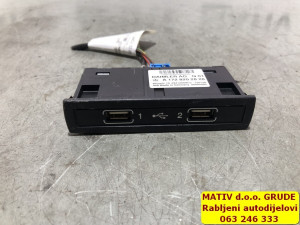 USB port priključak	Mercedes B klasa w246 2015 A1728202826