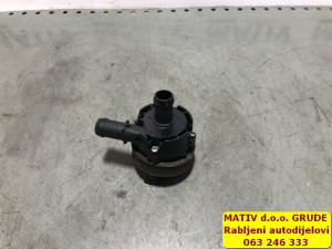 POMOĆNA pumpa vode Mercedes B klasa w246 2015 A0005000686