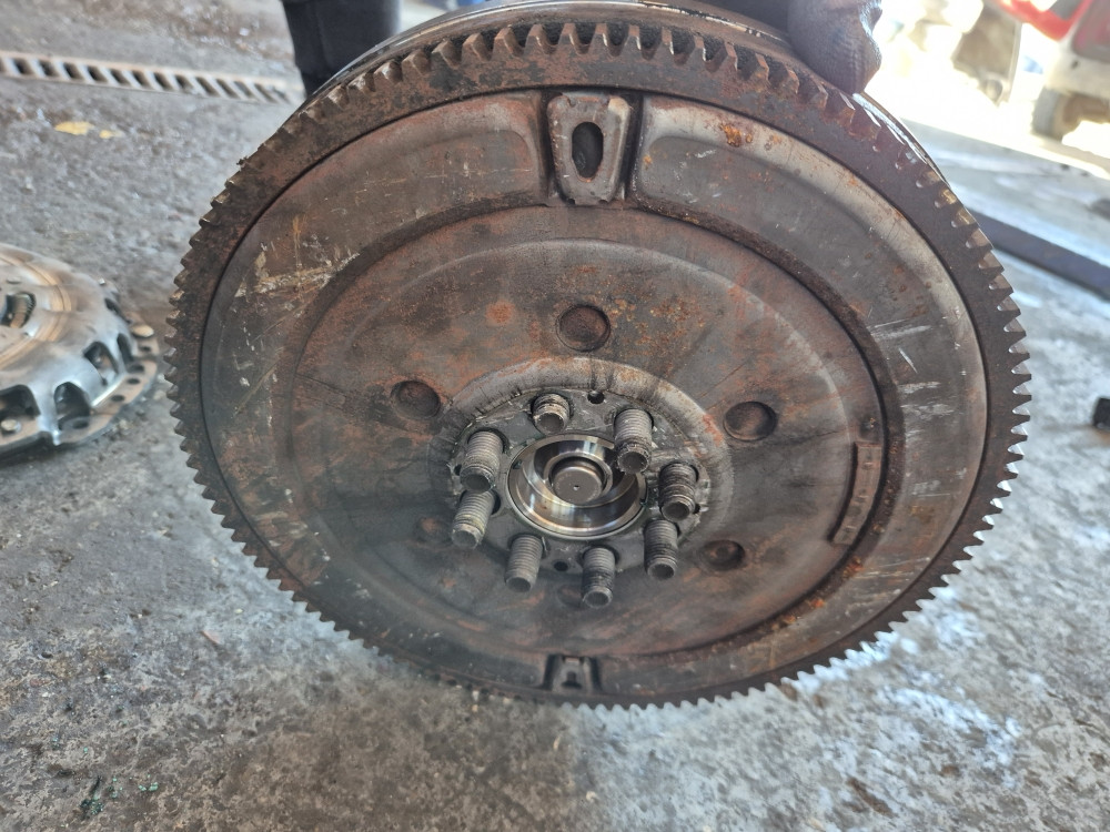 Bmw e46 e60 e61 e90 e91 e83 x3 m47 2.0d ZAMAJAC SET KVACILA 320d