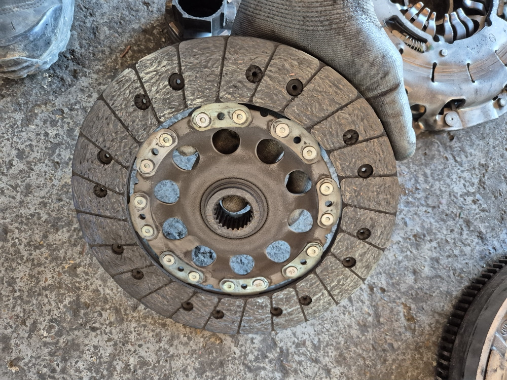 Bmw e46 e60 e61 e90 e91 e83 x3 m47 2.0d ZAMAJAC SET KVACILA 320d