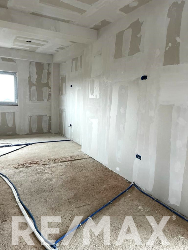 Na prodaju moderna poslovna zgrada 850m2 na Petrićevcu 11