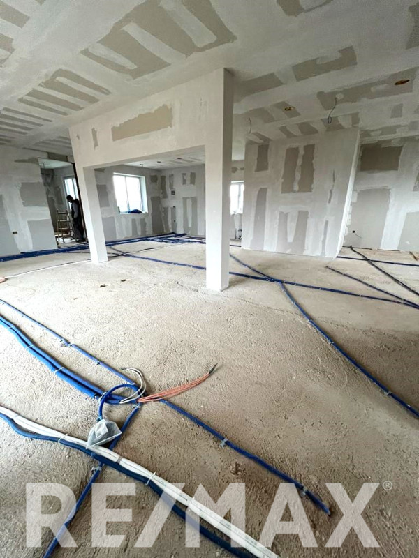 Moderna poslovna zgrada 850m2 na Petrićevcu 5