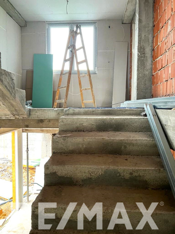 Moderna poslovna zgrada 850m2 na Petrićevcu 13