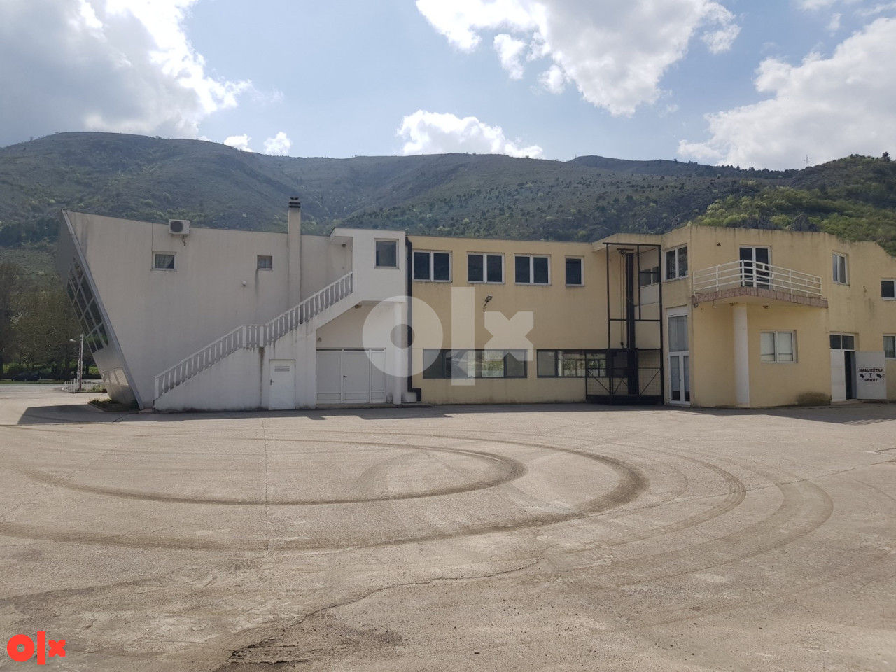 Izdajem dio poslovnog prostora Mostar Vrapcici  cca 200 kvadrata 3