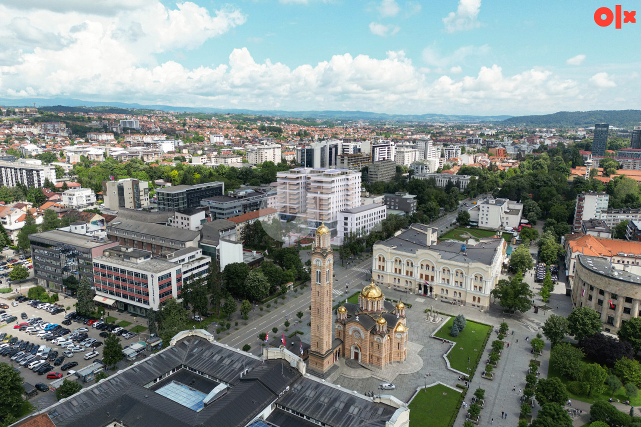Luksuzan petosoban stan 151m2 Bijeli dvor POGLED NA HRAM 11