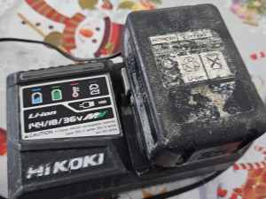 Punjac i baterija Hikoki 18v 14.4v 36v sa USB punjacem