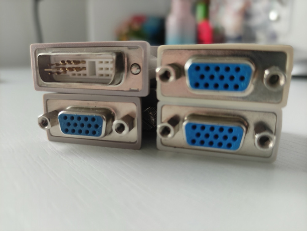 VGA - DVI adapter 11 pin