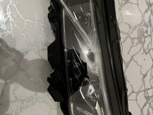 Škoda Octavia 4 lijevi far