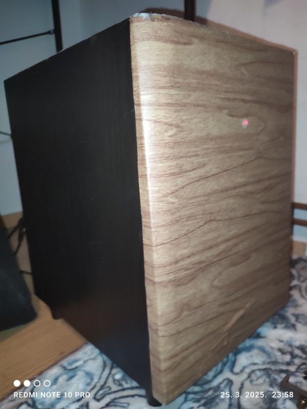 Aktivni subwoofer Bench kh 02 110W