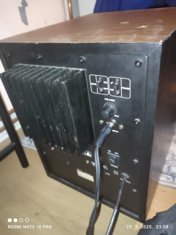 Aktivni subwoofer Bench kh 02 110W