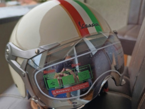 Kaciga za motor motocikl Vespa M L XL velicina