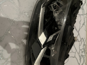 VW Polo desni far ostecen 6C1941036