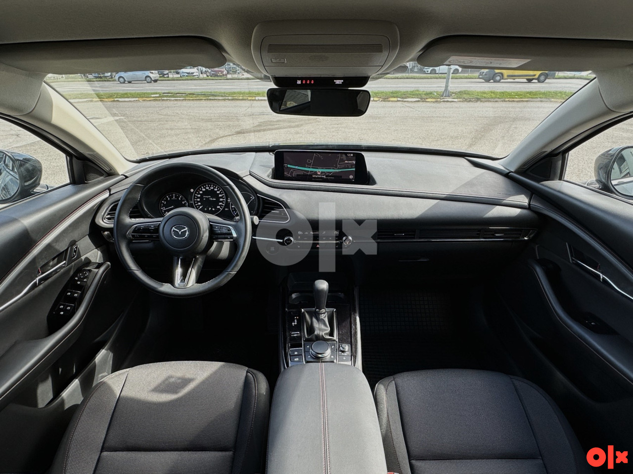 2025 Mazda 3 SDN G140 Centre Line Platinum Quartz/ CRVENA