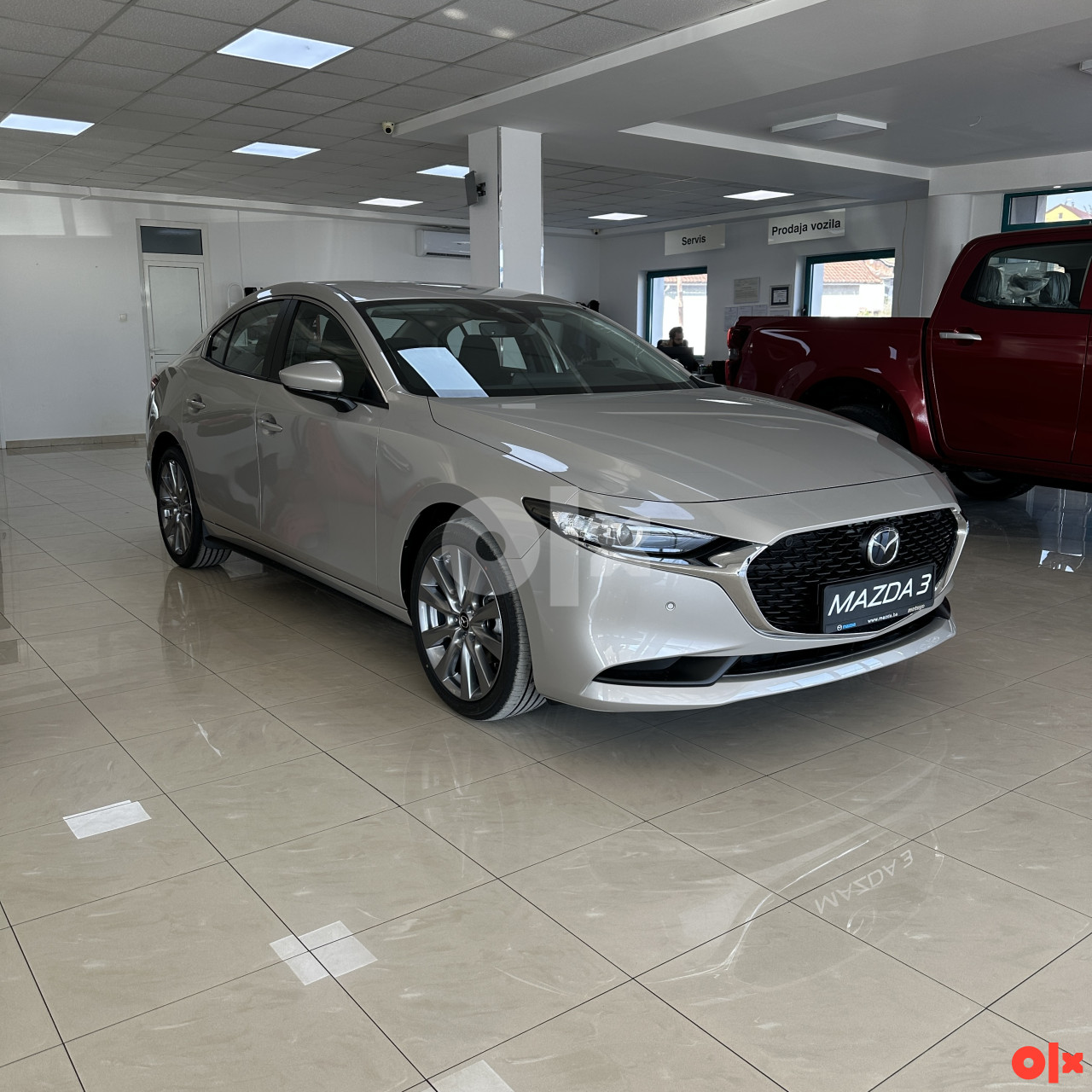 2025 Mazda 3 SDN G140 Centre Line Platinum Quartz/ CRVENA