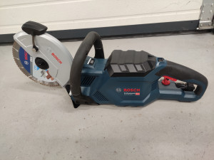 Bosch GCS 18v-230 aku sjekačica