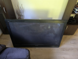 Panasonic TV 50" sa zidnim nosačem